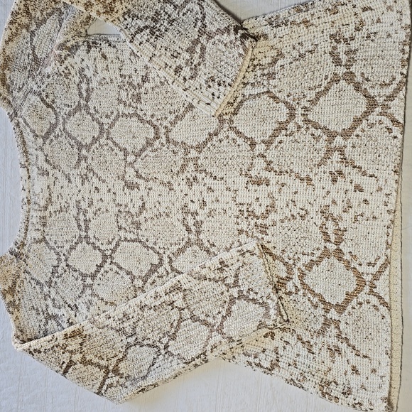 The Limited Women Gold Foil Snakeskin Animal Print Knit Sweater 3/4 Sleeve - Picture 9 of 10
